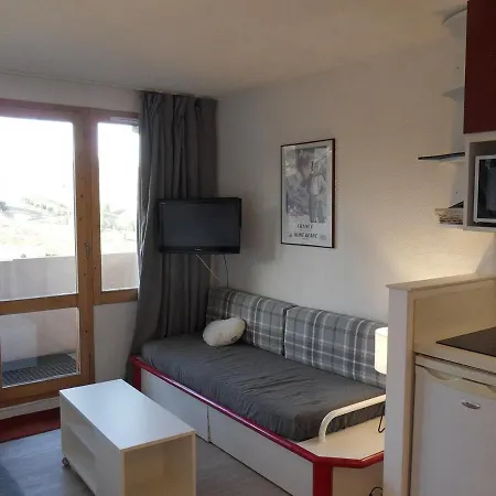 Cosy Au Pied Des Pistes Avec Balcon Et Parking - Fr-1-181-2040 Apartment *