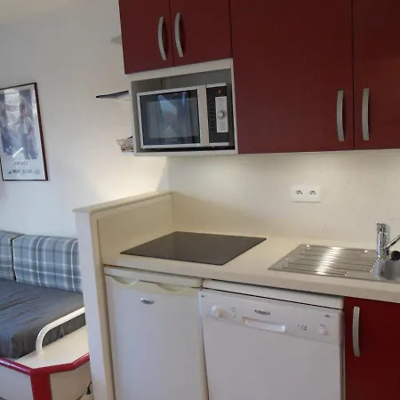 Cosy Au Pied Des Pistes Avec Balcon Et Parking - Fr-1-181-2040 Apartment *